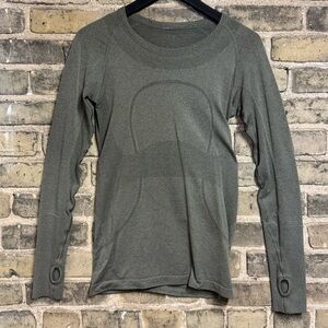 Lululemon swiftly 8 army olive green heathered long sleeve run layers